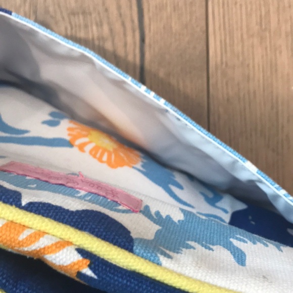 Lilly Pulitzer cosmetic bag - Picture 5 of 6